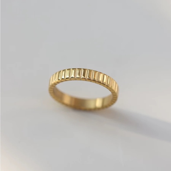 Gold thin ring, thin gold ring, gear ring, simple gold ring, stacking ring - Picture 7 of 7
